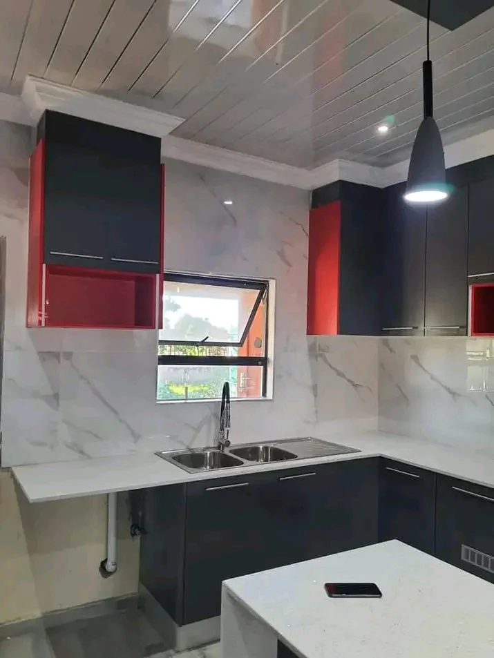 Qantsi Gallery Image 6